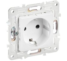 SKANDY Розетка с заземлением с защитными шторками 16А SK-R04W арктический белый  SK-R14-16-K01  IEK