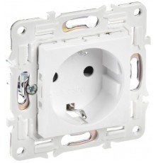 SKANDY Розетка с заземлением с защитными шторками 16А SK-R04W арктический белый  SK-R14-16-K01  IEK