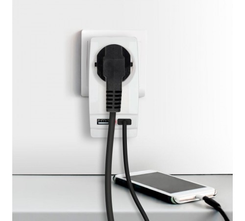 Адаптер SP-1e-USB-W "Polynom" 1гн 220V + 2xUSB 2100mA, c заземл, (белый) (10/60/1440)  Б0026332  ЭРА