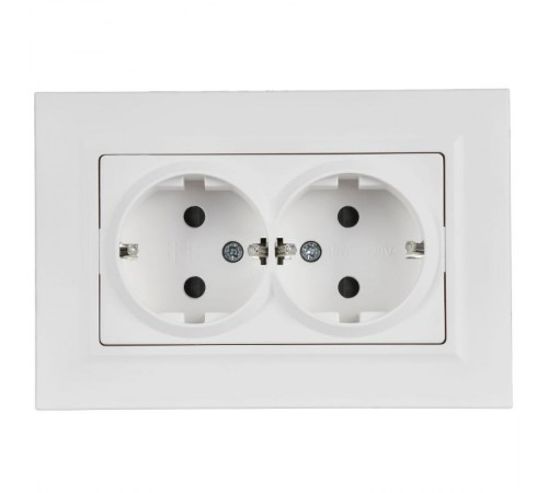 BRITE Розетка 2-местная с заземлением с защитными шторками плоская 16А в сборе РСшПл12-3-БрАБ арктический белый   BR-R28-16-K91-F  IEK