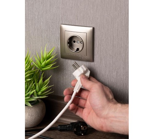 Валенсия лицевая панель розетки 1-местной с/з 16А кашемир с защ. штор. EKF PROxima   ESR16-L-028-40   EKF