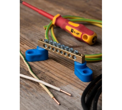 Шина "0" 63.08 (2 изолятора стойка) латунь EKF PROxima  sn0-63-08-2  EKF