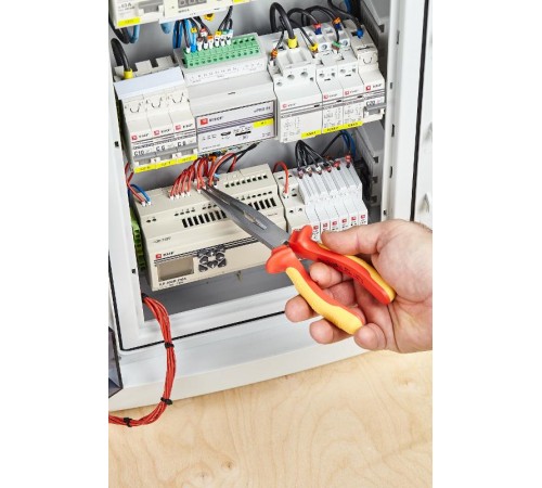 Длинногубцы Expert 200 мм 1000В EKF PROximadg-200-exp-inEKF