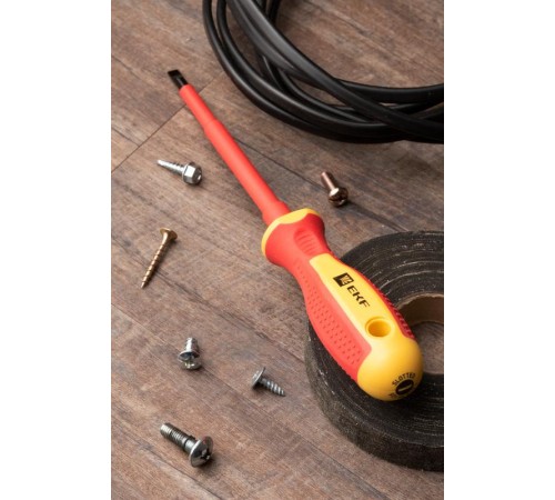 Отвертка Expert SL5.5x125 мм 1000В EKF PROximasl-5.5-125-exp-inEKF