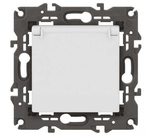 14-2103-01 Розетка с заземлением со шторками с крышкой, 16A-250В, IP20, Эра Elegance, белый  Б0034278  ЭРА