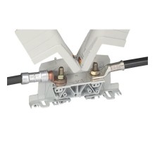 Силовая клемма Viking 3 - два вывода под наконечник - шаг 55 мм  039015  Legrand