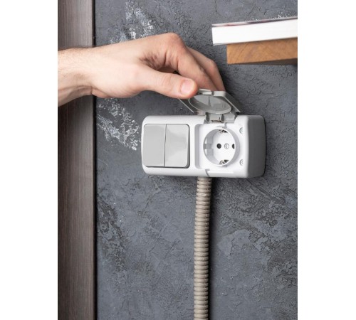 Мурманск Блок  розетка 1-м 16А с заземлением с крышкой + 2-кл выключатель IP54 серый EKFEFRV16-052-30-540EKF