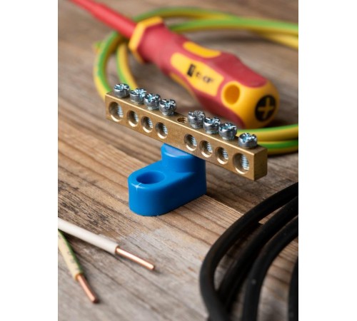 Шина "0" 63.08 (1-н изолятор стойка) латунь EKF PROxima  sn0-63-08-1  EKF