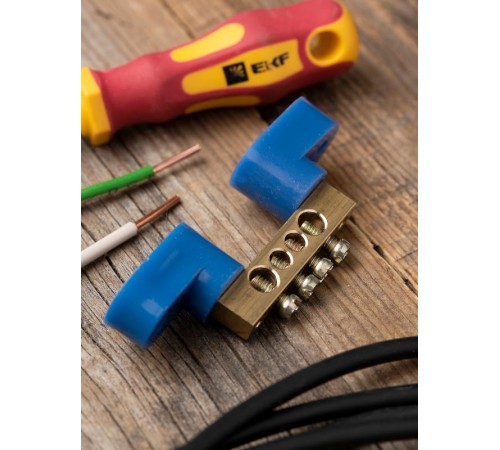 Шина "0" N (6х9мм) 4 отверстия латунь 2 синих угловых изолятора EKF PROxima  sn0-2-63-04  EKF