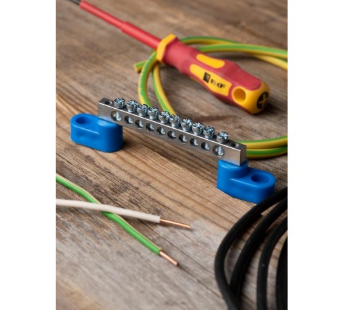 Шина "0" N (6x9мм) 10 отв. цинк 2 синих угловых изолятора  sn1-63-10-2  EKF