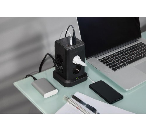 DOMINIC Удлинитель У08K 1,5м 3х1мм2 USB A+C 20Вт чер  DN-YP30-16-08-01-ZKU-K02  IEK