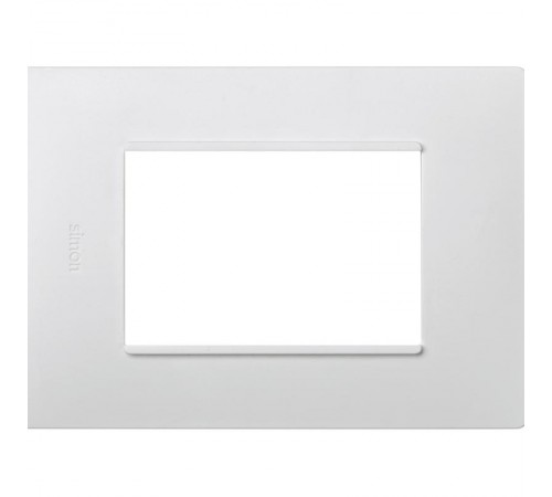 Рамка розетки для электрических бритв белого цвета S82  8200089-030  Simon