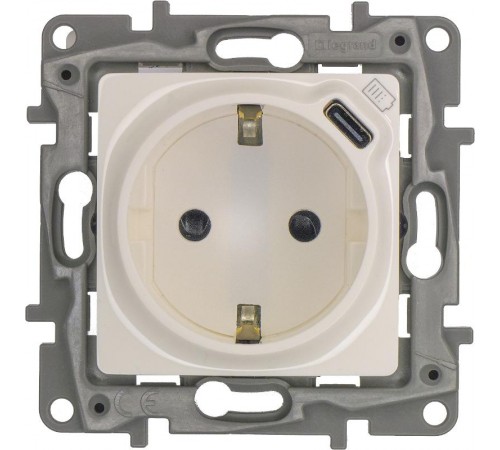 Розетка с заземлением с USB тип C - Legrand Etika - со шторками 16А 250В 1500мА 7,5Вт безвинтовые зажимы - белый  672288  Legrand