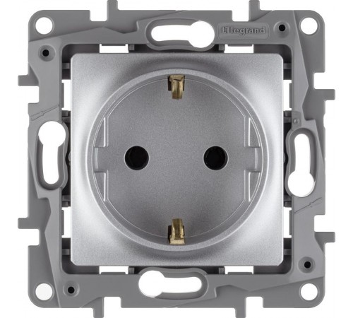 Etika Алюминий Розетка с заземлением, винтовые клеммы, 16А, 250 В  672421  Legrand