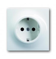 Розетка SCHUKO 16А 250В с защитными шторками, серия impuls, цвет альпийский белый  2013-0-4953   2CKA002013A4953  ABB