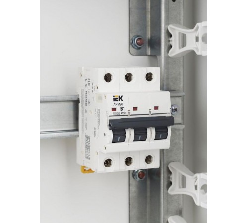 Выключатель автоматический трехполюсный M06N 3P B 1А 6кА ARMAT  AR-M06N-3-B001  IEK