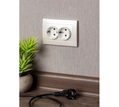 Валенсия лицевая панель розетки 2-местной с/з 16А жемчуг с защ. штор. EKF PROxima   ESR16-L-128-50   EKF