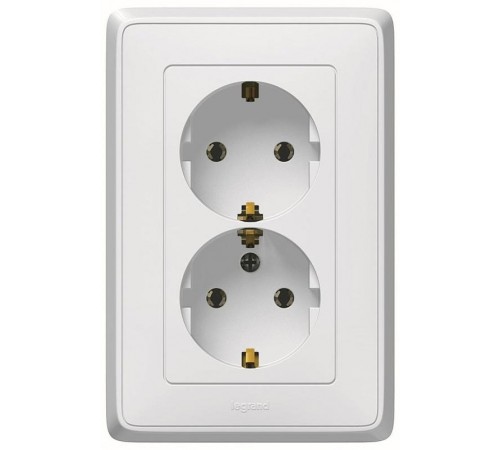 Cariva Белый Розетка 2-ая с/з литая  773627  Legrand