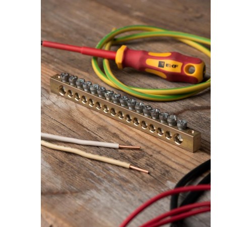 Шина PEN "ноль-земля" (8х12мм) 16 отверстий латунь крепеж по краям EKF PROxima  sn0-125-16-k  EKF