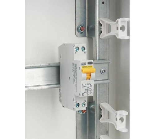 Выключатель автоматический дифференциального тока АВДТ32ML тип A В10 30мА KARAT  MVD12-1-010-B-030-A  IEK