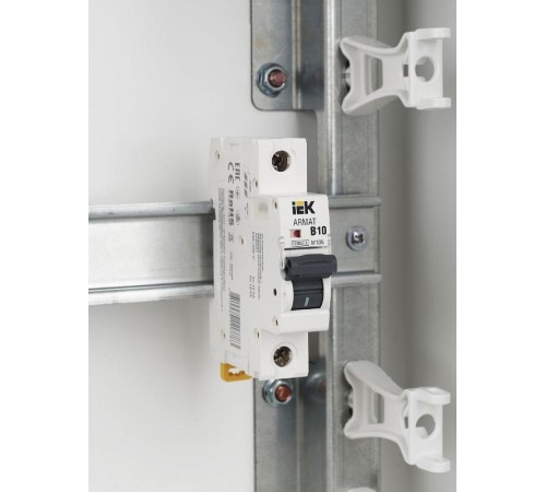 Выключатель автоматический однополюсный M10N 1P B 10А 10кА ARMAT  AR-M10N-1-B010  IEK