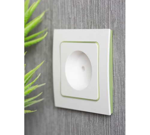 Стокгольм Рамка 1-местная белая с линией цвета зеленый PROxima  EXM-G-302-20  EKF