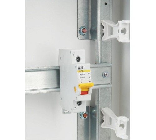 Выключатель нагрузки модульный (мини-рубильник) ВН-32 1Р 100А  MNV10-1-100  IEK