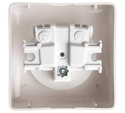 Хит Белый О/У без изолирующей пластины  Розетка без заземления со шторками, 16А, 250В  RA10-137-B  SE