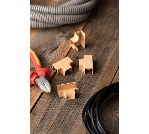 Угол T-образный (16х16) (4 шт) Plast EKF PROxima   под светлое деревоtchl-16-16x4EKF