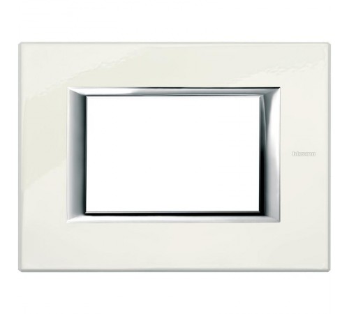 Axolute декоративные накладки прямоугольной формы, лакированные, цвет фарфор, на 3 модуля  HA4803BG  Legrand