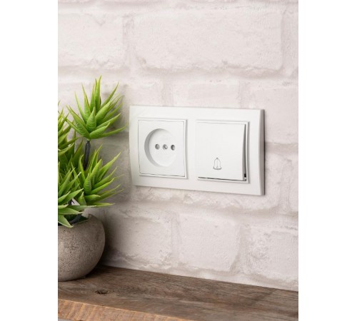 Минск Рамка 2-местная горизонтальная белая EKF  Basic  ERM-G-302-10  EKF