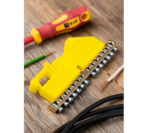 Шина "0" N (6х9мм) 14 отверстий латунь желтый изолятор на DIN-рейку EKF PROxima  sn0-63-14-dz  EKF