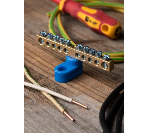 Шина "0" N (6х9мм) 10 отверстий латунь синий угловой изолятор EKF PROxima  sn0-63-10-1  EKF