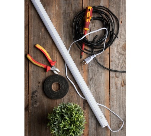 Светильник светодиодный линейный с выключателем ДБОВ-7104 14 Вт 4000K IP20 EKF Basic  LBS-7104-14-4000  EKF