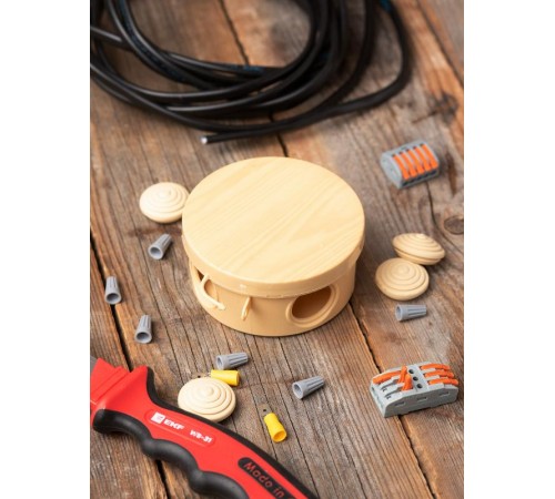 Коробка распределительная КМР-040-039 с крышкой (85х40) 4 мембранных ввода светлое дерево IP54 EKF PROxima  plc-kmr-040-039-s  EKF