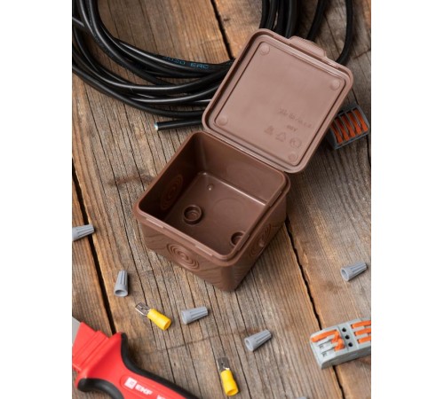 Коробка распределительная КМР-030-037 пылевлагозащищенная без мембранных вводов (65х65х50) тёмное дерево EKF PROxima  plc-kmr-030-037-t  EKF