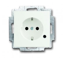 Розетка SCHUKO 16А 250В c шторками, c индикацией LED, Future/Axcent/Carat/Династия, абелый бархат  2CKA002013A5336  ABB