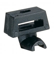 Стальное основание для крепления хомута на неперфорированной или перфорированной пластины Lina 25  031978  Legrand