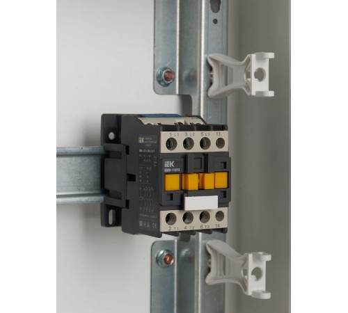 Контактор КМИ-11810 18А 230В/АС3 1НО   KKM11-018-230-10  IEK