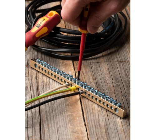 Шина PEN "ноль-земля" (8х12мм) 24 отверстия латунь крепеж по краям EKF PROxima  sn0-125-24-k  EKF