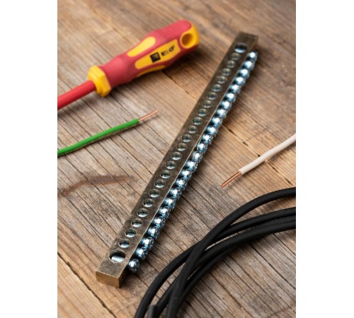 Шина PEN "ноль-земля" (8х12мм) 24 отверстия латунь крепеж по краям EKF PROxima  sn0-125-24-k  EKF