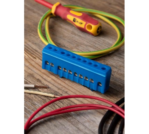 Шина "0" N (6х9мм) 10 отверстий латунь синий изолированный корпус на DIN-рейку EKF PROxima  sn0-63-10-ib  EKF