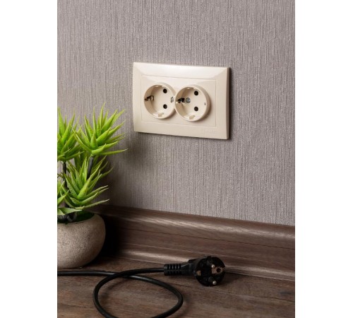 Валенсия розетка 2-местная с/з 16А кремовая с защ. штор. EKF PROxima   EWR16-128-20   EKF