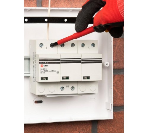 Устройство защиты от импульсных перенапряжений Тип 1 Iimp 25kA (10/350s) 3P EKFspd-t1-25-3pEKF