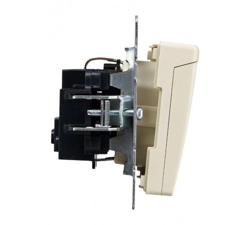 BRITE Розетка с заземлением со шторками с крышкой 16А IP20 РСбш10-3-БрКр бежевый   BR-R16-16-K10  IEK