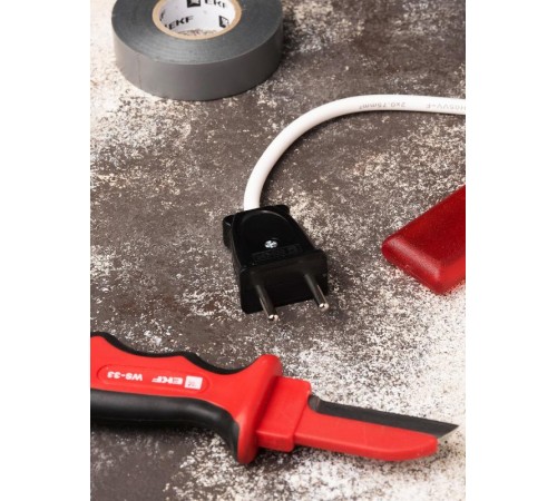 Вилка плоская б/3 черная 10А 250 В EKF Proxima EKF  AVP10-30-rpl  EKF