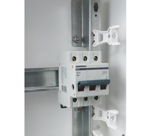 Выключатель нагрузки модульный (мини-рубильник) ВН-32 3Р 32А  MNV15-3-032  GENERICA