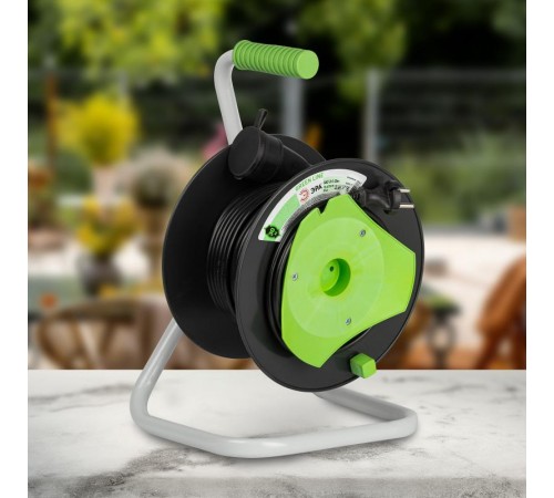 Удлинитель силовой ЭРА GREEN LINE GAZ-2x1-30m Greenline на катушке пластик 1 розетка без заземления 30м ПВС 2x1мм2   Б0065099  ЭРА