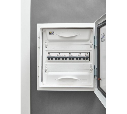 Выключатель автоматический трехполюсный M06N 3P B 20А 6кА ARMAT  AR-M06N-3-B020  IEK