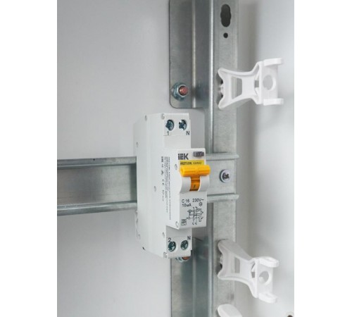 Выключатель автоматический дифференциального тока АВДТ32МL С16 10мА KARAT  MVD12-1-016-C-010  IEK